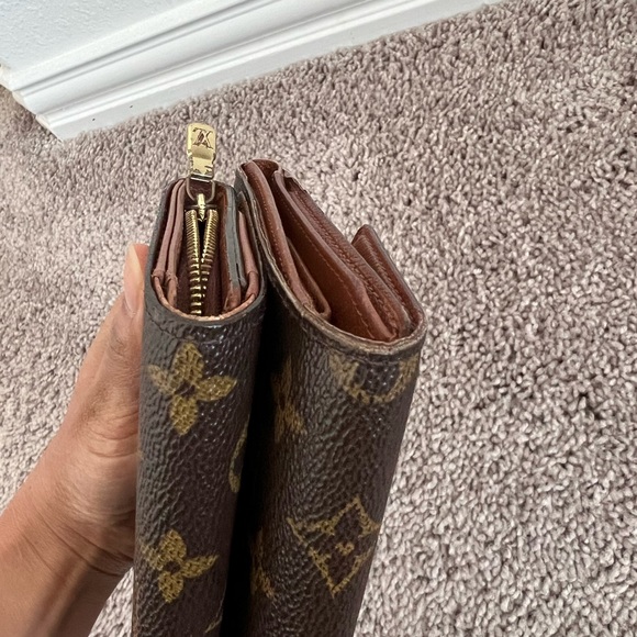 Wallets - Picture 8 of 16